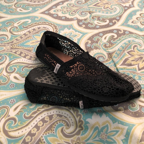 TOMS Black Lace Vans - Picture 1 of 4